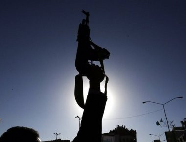 Υεμένη: Θύμα θανατηφόρας επίθεσης μη επανδρωμένου αεροσκάφους έπεσε χθες το βράδυ ο Σαουδάραβας Αμπού Χάιερ αλ Μέκι